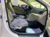 Cần bán xe Hyundai Elantra sản xuất năm 2021, màu trắng