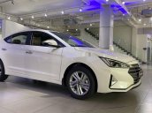 Cần bán xe Hyundai Elantra sản xuất năm 2021, màu trắng