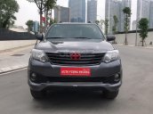 Cần bán xe Toyota Fortuner 2.7V 2015 màu xám, 645 triệu