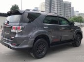 Cần bán xe Toyota Fortuner 2.7V 2015 màu xám, 645 triệu