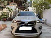 Bán Toyota Fortuner đời 2017, màu trắng, xe nhập 