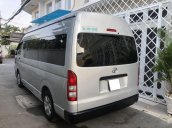 Bán Toyota Hiace năm 2017, màu bạc còn mới