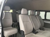 Bán Toyota Hiace năm 2017, màu bạc còn mới