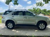 Cần bán Toyota Fortuner sản xuất 2011 còn mới