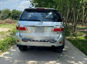 Cần bán Toyota Fortuner sản xuất 2011 còn mới