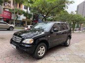 Bán Mercedes ML Class 2000, màu đen, nhập khẩu 