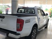 Nissan Navara trắng VL 2020 4WD AT