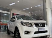 Nissan Navara trắng VL 2020 4WD AT