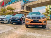 Nissan Navara màu cam VL 4WD AT giá xả kho