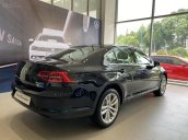 Giá xe + Khuyến mãi tháng 7/2021 xe Passat Bluemotion High, màu đen sang trọng lên tới 200 triệu