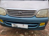 Cần bán lại Toyota 12 chỗ 2001, xe còn rất mới, giá thương lượng