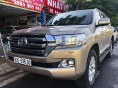 Cần bán lại xe Toyota Land Cruiser năm sản xuất 2017, màu vàng, nhập khẩu nguyên chiếc còn mới