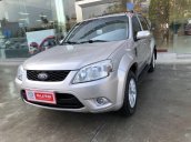 Bán ô tô Ford Escape năm 2013, màu bạc số tự động, giá tốt