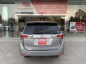 Xe cá nhân Toyota Innova 2.0E MT 2018 - màu bạc - đi 95.000km