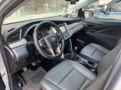 Xe cá nhân Toyota Innova 2.0E MT 2018 - màu bạc - đi 95.000km