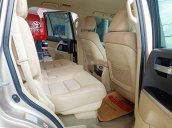 Cần bán Toyota Land Cruiser năm sản xuất 2015, nhập khẩu nguyên chiếc còn mới