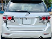 Cần bán gấp Toyota Fortuner 2.5G đời 2015, màu bạc, 665tr