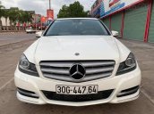 Cần bán xe Mercedes C class 200 sản xuất 2012, màu trắng, 495 triệu, máy móc chạy ổn