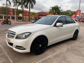 Cần bán xe Mercedes C class 200 sản xuất 2012, màu trắng, 495 triệu, máy móc chạy ổn