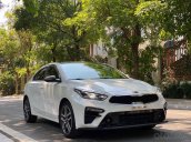 Bán Kia Cerato 2019, màu trắng, biển TP