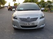 Cần bán xe Toyota Vios đời 2013, màu bạc, số sàn