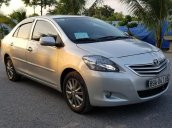 Cần bán xe Toyota Vios đời 2013, màu bạc, số sàn