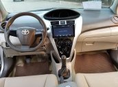 Cần bán xe Toyota Vios đời 2013, màu bạc, số sàn