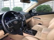 Cần bán lại xe Toyota Camry 2.0E đời 2017, màu đen, nhập khẩu