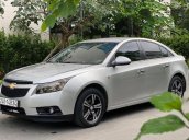 Cần bán gấp Chevrolet Cruze đời 2012, màu bạc số tự động