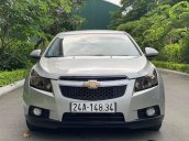 Cần bán gấp Chevrolet Cruze đời 2012, màu bạc số tự động