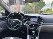 Bán Hyundai Elantra 2.0 AT sản xuất năm 2017, màu trắng xe gia đình