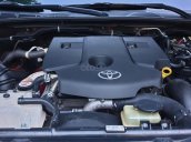 Bán Toyota Hilux G 2 cầu máy dầu 2.8 số tự động, model 2017, sx T12/2016, màu đỏ tuyệt đẹp mới 80%