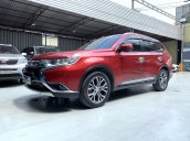 Bán xe Mitsubishi Outlander năm sản xuất 2019, màu đỏ, đi 35.000km, xe có trả góp