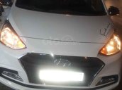 Cần bán Hyundai Grand i10 đời 2018, màu trắng