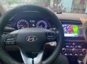 Bán xe Hyundai Elantra 2019, màu trắng