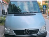 Bán nhanh chiếc xe gia đình Mercedes Sprinter tải van, màu bạc sản xuất 2006