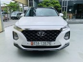 Bán xe Hyundai Santa Fe năm sản xuất 2019, xe màu trắng, cực đẹp, KM chuẩn, có trả góp