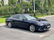 Cần bán Lexus ES sản xuất 2018 còn mới