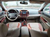 Xe Toyota Camry sản xuất 2004, màu bạc chính chủ, giá tốt