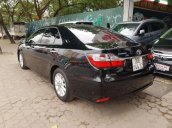 Bán Toyota Camry 2.0E năm 2016, màu đen, giá chỉ 759 triệu