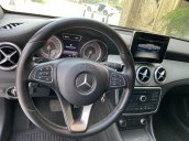 Cần bán xe Mercedes CLA 200 năm sản xuất 2017, màu trắng