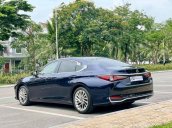 Cần bán Lexus ES sản xuất 2018 còn mới