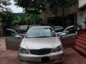 Xe Toyota Camry sản xuất 2004, màu bạc chính chủ, giá tốt