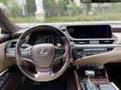 Cần bán Lexus ES sản xuất 2018 còn mới