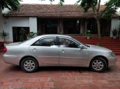 Xe Toyota Camry sản xuất 2004, màu bạc chính chủ, giá tốt