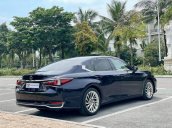 Cần bán Lexus ES sản xuất 2018 còn mới