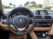 Cần bán xe BMW 320i năm sản xuất 2018, màu đỏ