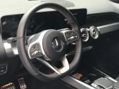 Bán Mercedes GLB 200 năm sản xuất 2020, màu trắng, nhập khẩu