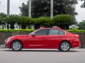 Cần bán xe BMW 320i năm sản xuất 2018, màu đỏ