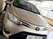 Cần bán gấp Toyota Vios sản xuất 2017, màu vàng số tự động